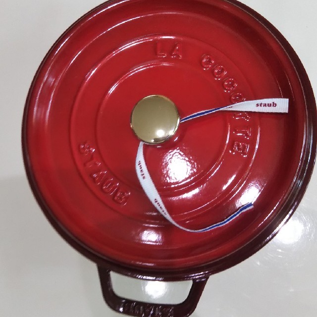 STAUB(ストウブ)のミニィchan様ご予約 Staubピコ ココット24㎝両手鍋 インテリア/住まい/日用品のキッチン/食器(鍋/フライパン)の商品写真