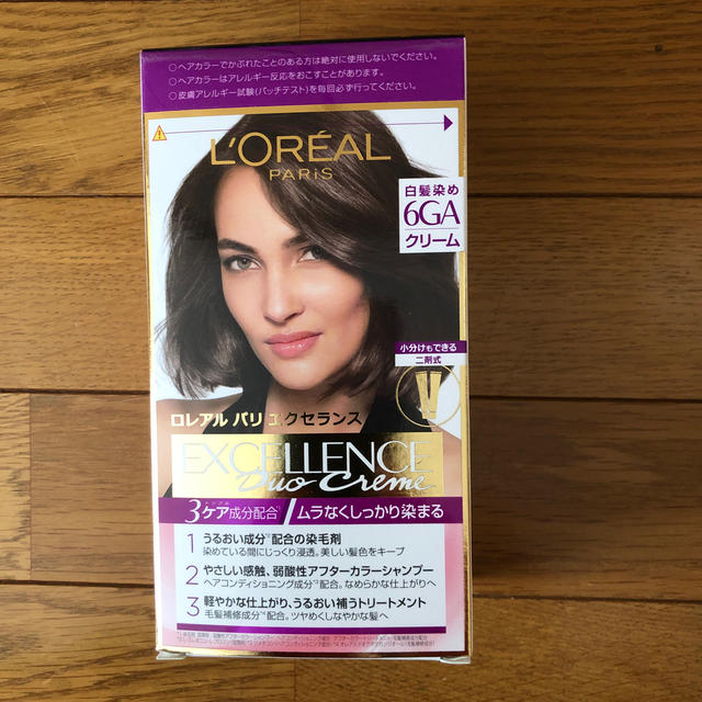 L'Oreal Paris(ロレアルパリ)のロレアル白髪染め4個セット コスメ/美容のヘアケア/スタイリング(白髪染め)の商品写真