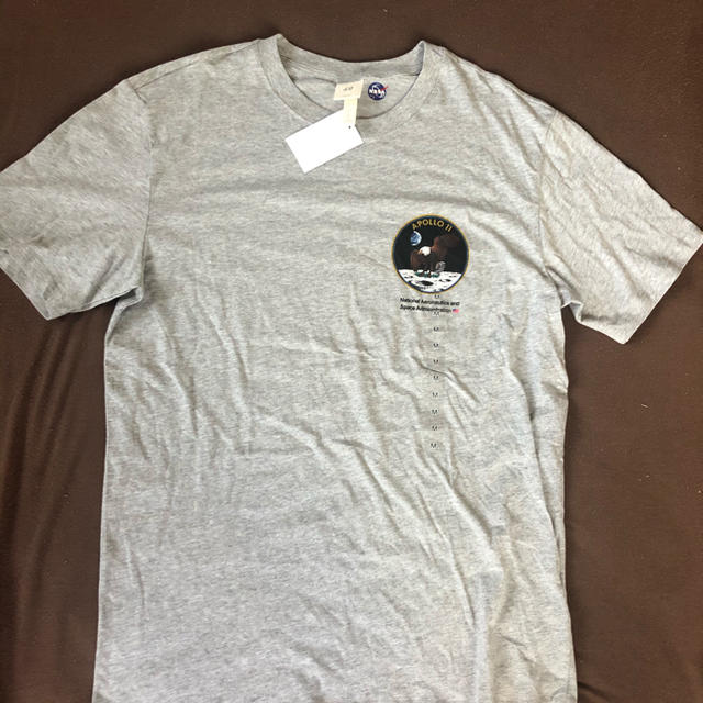 H&M(エイチアンドエム)のH&M Ｔシャツ NASA apollo 11 Mサイズ メンズのトップス(Tシャツ/カットソー(半袖/袖なし))の商品写真