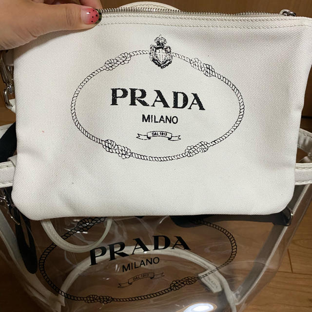 PRADAカバン