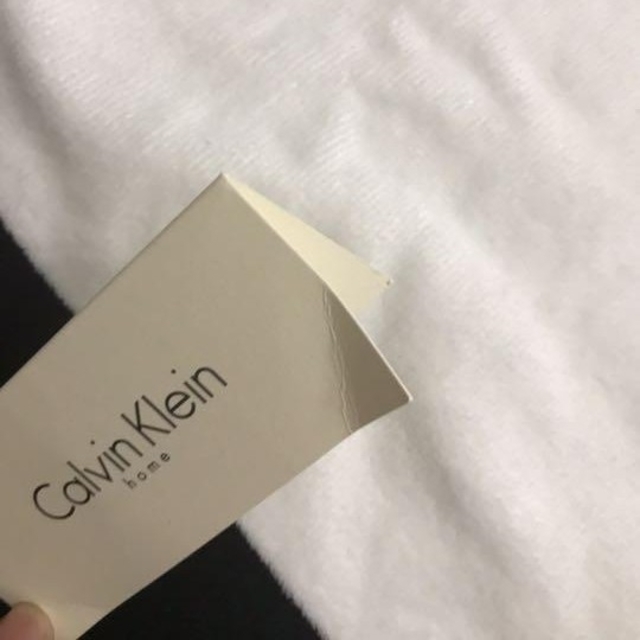 Calvin Klein(カルバンクライン)の新品　Calvin Klein★ビーチタオル大判 スポーツ/アウトドアのスポーツ/アウトドア その他(マリン/スイミング)の商品写真