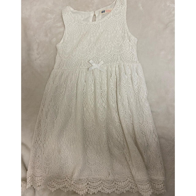 H&M(エイチアンドエム)のH&M レース　白ワンピース　6-8才　122〜128cm キッズ/ベビー/マタニティのキッズ服女の子用(90cm~)(ワンピース)の商品写真