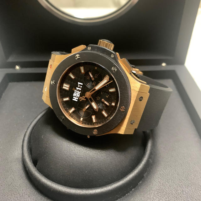 HUBLOT(ウブロ)のHBB V6 SuperQuality 1:1 4100 GOLDCERAMIC メンズの時計(ラバーベルト)の商品写真