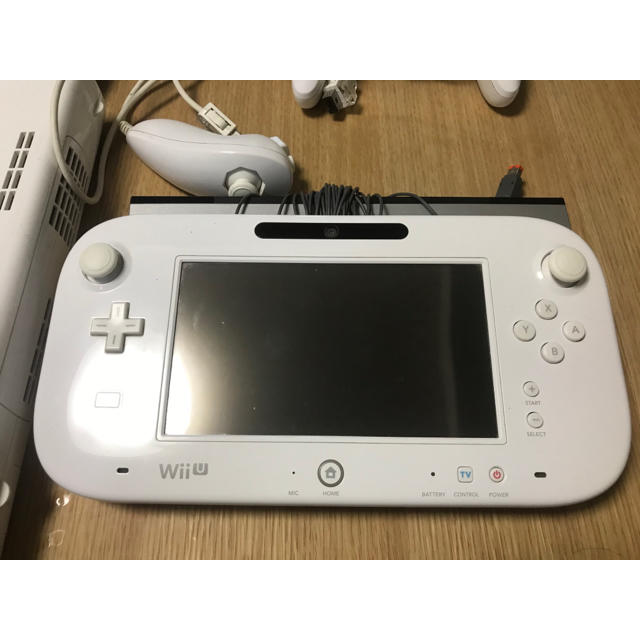 家庭用ゲーム機本体 Wii U 本体 周辺機器 ゲームソフト5つ 国内正規