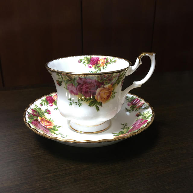 ROYAL ALBERT(ロイヤルアルバート)のロイヤルアルバート　コーヒーカップ&ソーサー　6客 インテリア/住まい/日用品のキッチン/食器(グラス/カップ)の商品写真