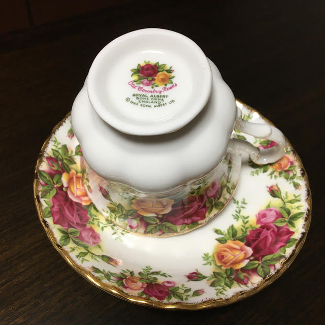 ROYAL ALBERT(ロイヤルアルバート)のロイヤルアルバート　コーヒーカップ&ソーサー　6客 インテリア/住まい/日用品のキッチン/食器(グラス/カップ)の商品写真