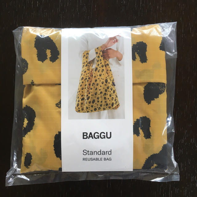 BEAMS(ビームス)のBAGGU standard  バグー　レオパード柄　エコバッグ レディースのバッグ(エコバッグ)の商品写真