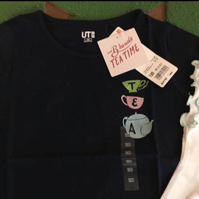 UNIQLO(ユニクロ)の120 ユニクロ Tシャツ キッズ/ベビー/マタニティのキッズ服女の子用(90cm~)(Tシャツ/カットソー)の商品写真