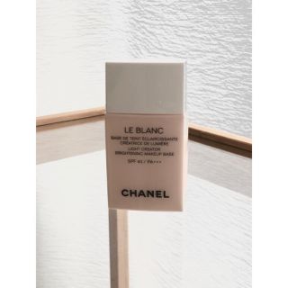 シャネル(CHANEL)のCHANEL　ル　ブラン　バーズ　ルミエール　10　ロゼ(化粧下地)