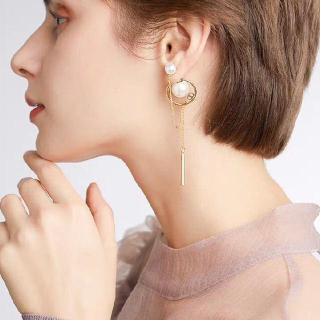 ZARA(ザラ)のビックパールチェーンピアス パールピアス 【即購入OK】 レディースのアクセサリー(ピアス)の商品写真