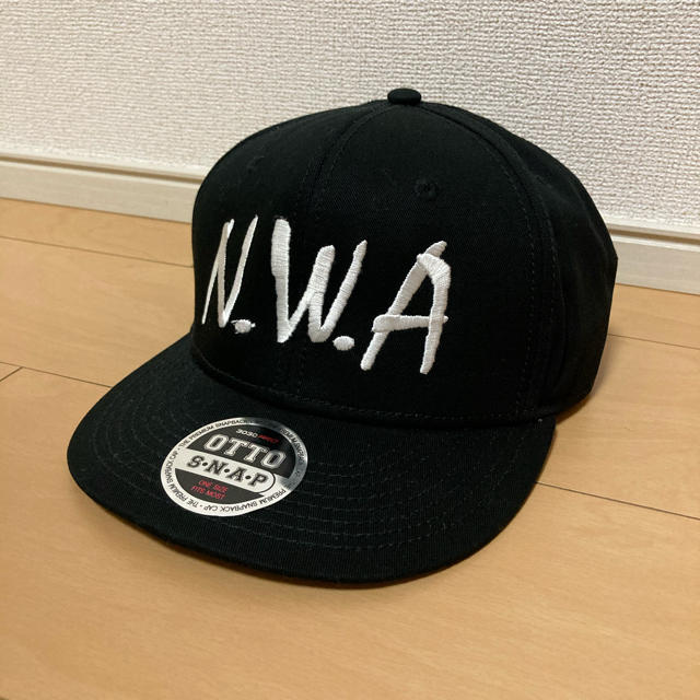 【美品】NWA OTTO スナップバックキャップ メンズの帽子(キャップ)の商品写真