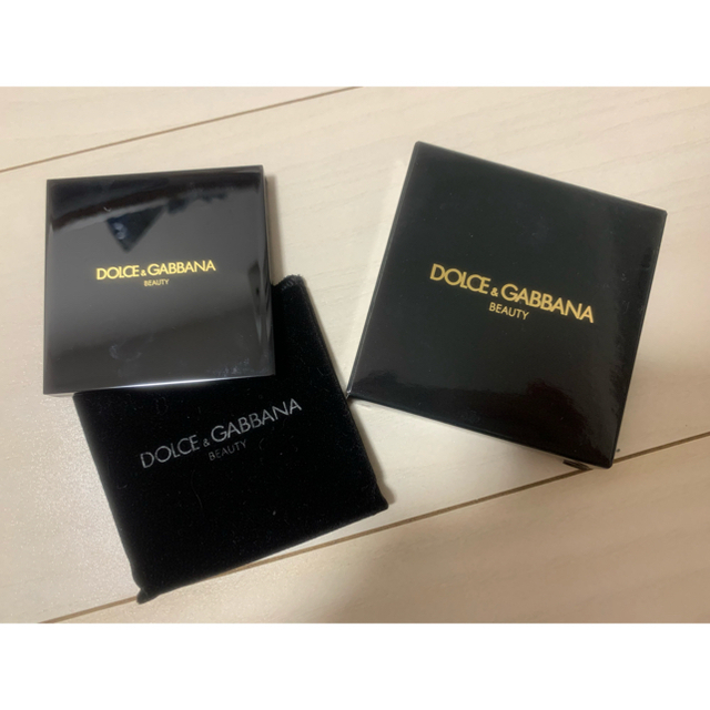 DOLCE&GABBANA(ドルチェアンドガッバーナ)のDOLCE&GABBANA beauty ポーチ　ミラー　セット レディースのファッション小物(ポーチ)の商品写真