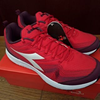 ディアドラ(DIADORA)のDIADRA 26.5cm ディアドラ ランニングシューズ 新品レッドスニーカー(スニーカー)