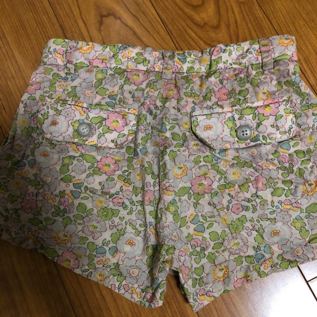 Bonpoint(ボンポワン)のbonpoint リバティ ベッツィ　ショートパンツ キッズ/ベビー/マタニティのキッズ服女の子用(90cm~)(パンツ/スパッツ)の商品写真