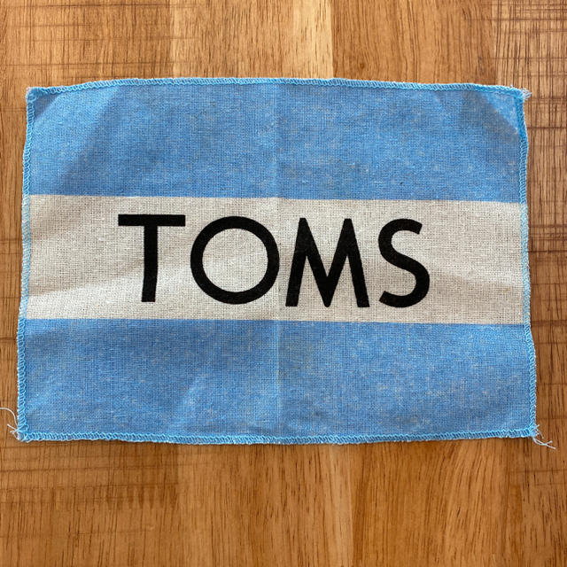 TOMS(トムズ)の新品　トムズ　ハンカチ レディースのファッション小物(ハンカチ)の商品写真