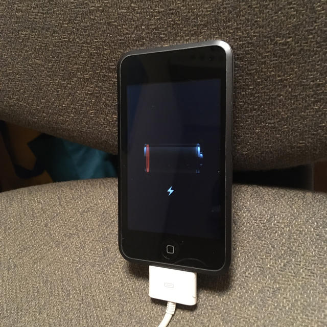 iPod touch - iPod touch 初代(第1世代)充電器セットの通販 by iPod touch - iPod touch 初代(第1世代)充電器セットの通販 by