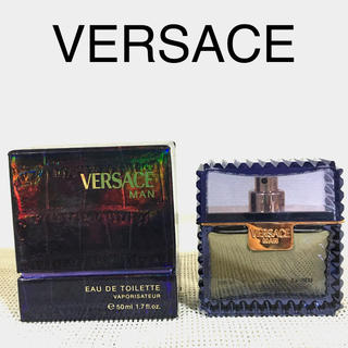 ヴェルサーチ(VERSACE)のヴェルサーチ VERSACE MAN オードトワレ　50ml(香水(女性用))