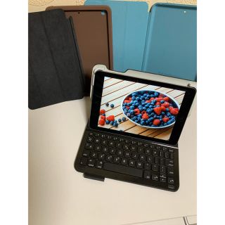 アイパッド(iPad)のiPad mini 2 Retina smart case キーボード　セット(タブレット)