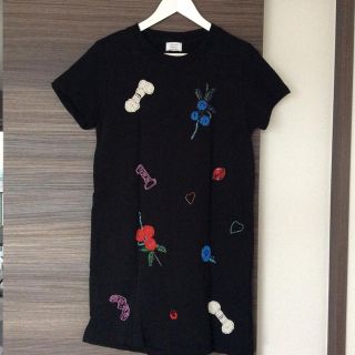 ザラ(ZARA)のZARAビジュー刺繍ワンピース(トレーナー/スウェット)