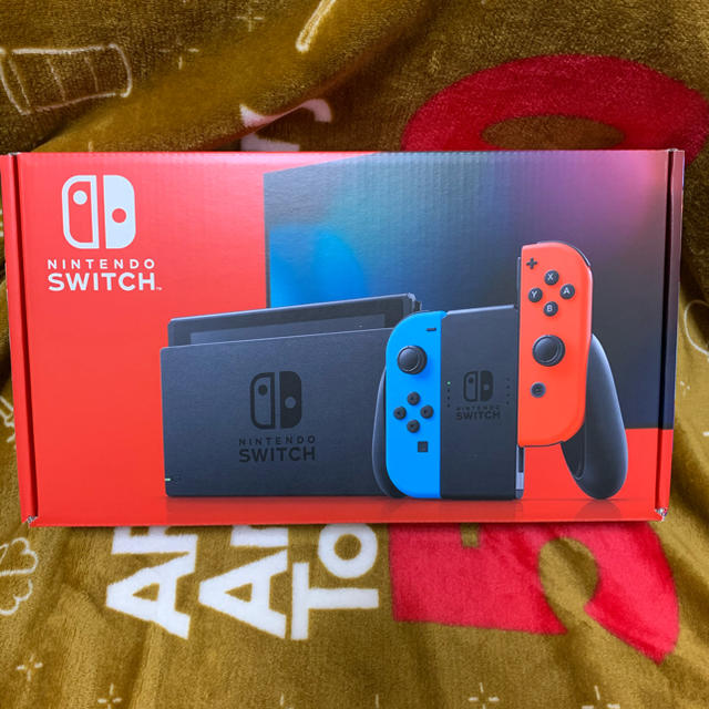 Nintendo Switch(ニンテンドースイッチ)のNintendo Switch 新型 中古 美品 エンタメ/ホビーのゲームソフト/ゲーム機本体(家庭用ゲーム機本体)の商品写真