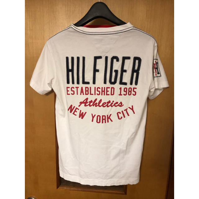 TOMMY HILFIGER(トミーヒルフィガー)のトミーフィルフィガー　tシャツ　TOMMY メンズのトップス(Tシャツ/カットソー(半袖/袖なし))の商品写真