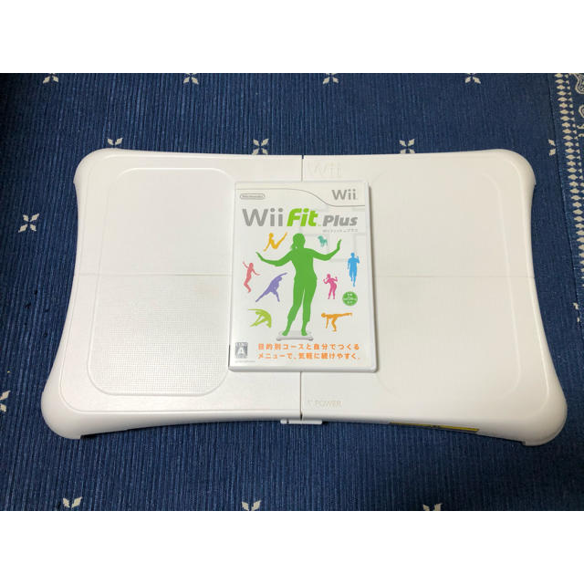 Wii(ウィー)のWii フィット バランスWiiボードセット エンタメ/ホビーのゲームソフト/ゲーム機本体(家庭用ゲームソフト)の商品写真