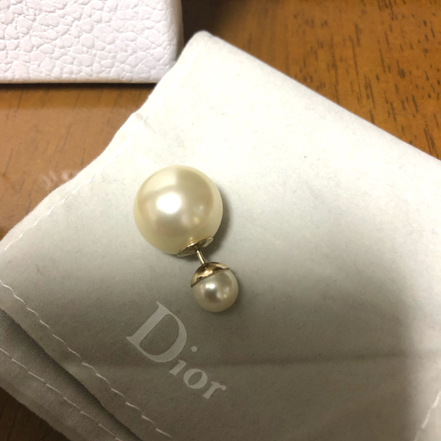 Christian Dior(クリスチャンディオール)のlolipop様専用☆Dior☆ディオール ☆トライバルボールピアス☆訳あり レディースのアクセサリー(ピアス)の商品写真