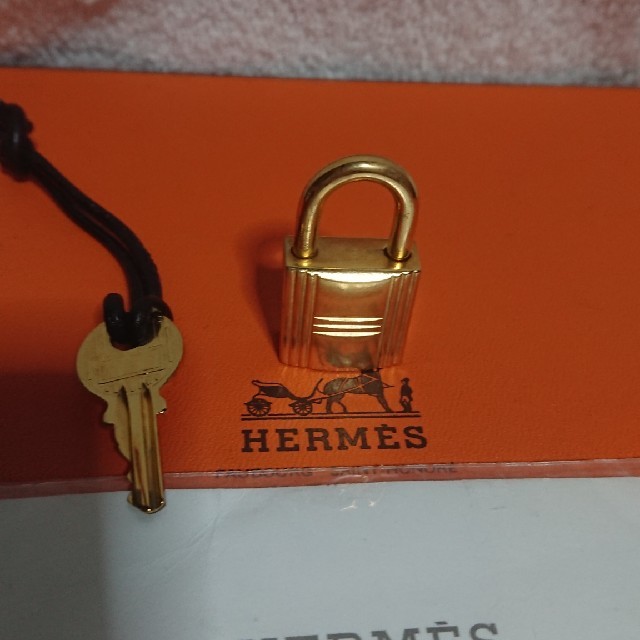 HERMES ゴールド カデナパドロック 南京錠、鍵付き！