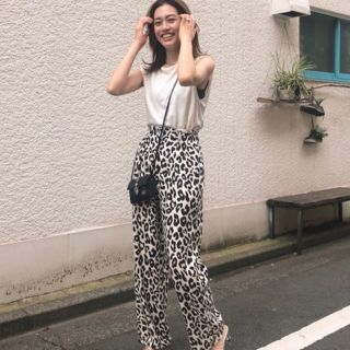 マウジー(moussy)のmoussy  LEOPARD GATHER パンツ(カジュアルパンツ)