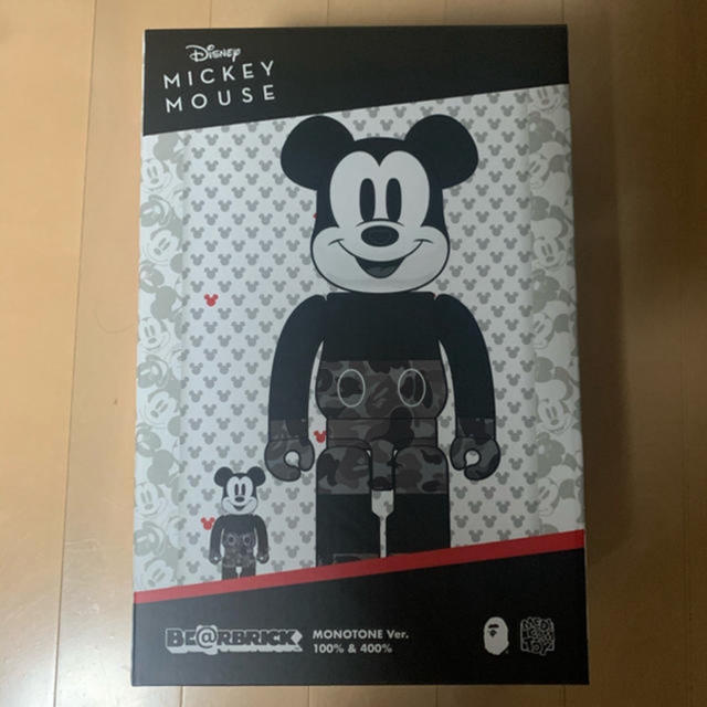 MEDICOM TOY(メディコムトイ)のMICKEY MOUSE MONOTONE Ver. 100％ & 400％ エンタメ/ホビーのおもちゃ/ぬいぐるみ(キャラクターグッズ)の商品写真