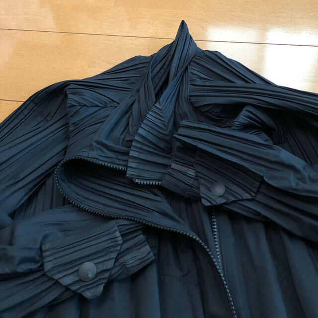 PLEATS PLEASE ISSEY MIYAKE(プリーツプリーズイッセイミヤケ)のプリーツプリーズ　イッセイミヤケ　ブルゾン　アウター  レディースのジャケット/アウター(ブルゾン)の商品写真