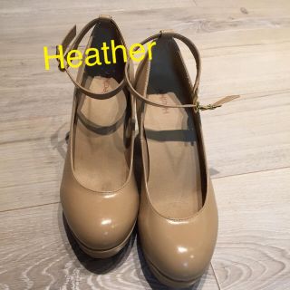 ヘザー(heather)のHeatherベージュパンプス(ハイヒール/パンプス)