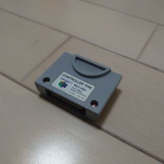 ニンテンドウ64(NINTENDO 64)の64 コントローラーパック(家庭用ゲーム機本体)