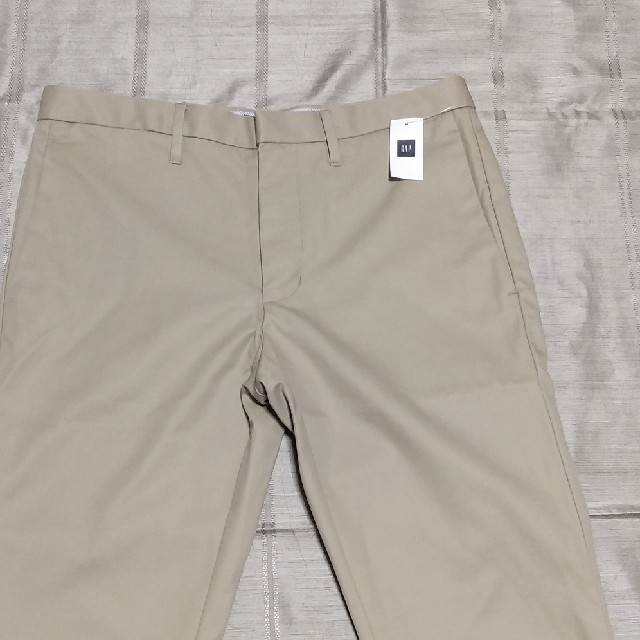 GAP(ギャップ)のGAP KHAKIS TAILORED スリムフィットチノ メンズ 新品未使用品 メンズのパンツ(チノパン)の商品写真