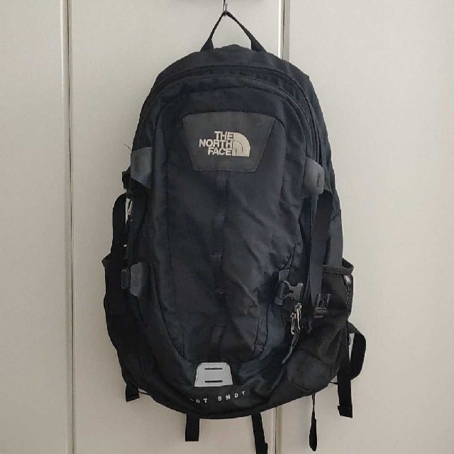 THE NORTH FACE(ザノースフェイス)のまーたーたさま専用　NORTH FACE HOTSHOT 26リットル メンズのバッグ(バッグパック/リュック)の商品写真