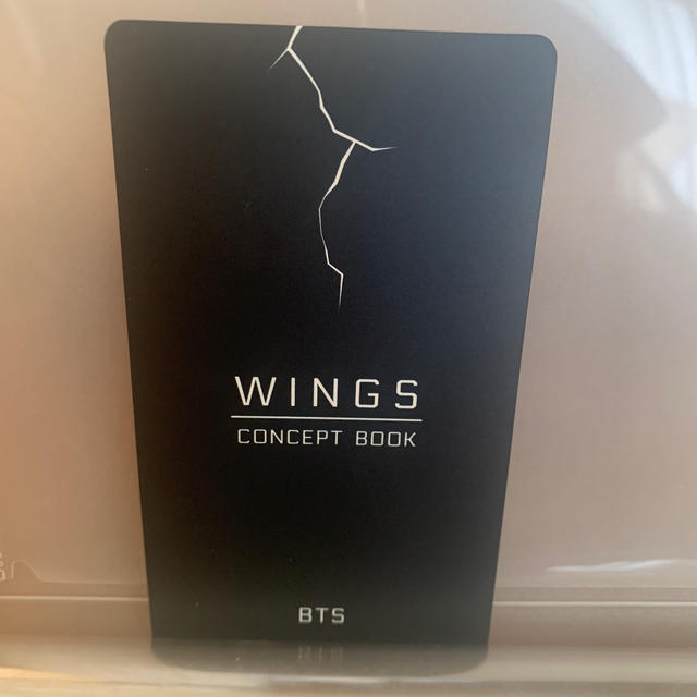 防弾少年団(BTS)(ボウダンショウネンダン)の[tae🐯様専用]BTS WINGS CONCEPT BOOK  　テヒョン エンタメ/ホビーのタレントグッズ(アイドルグッズ)の商品写真