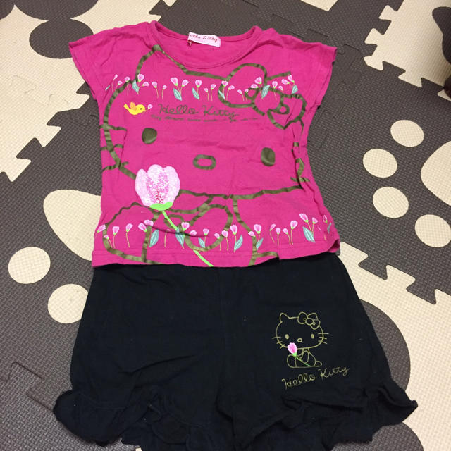 サンリオ(サンリオ)のハローキティ Tシャツ パンツ セット 110 キッズ/ベビー/マタニティのキッズ服女の子用(90cm~)(パジャマ)の商品写真