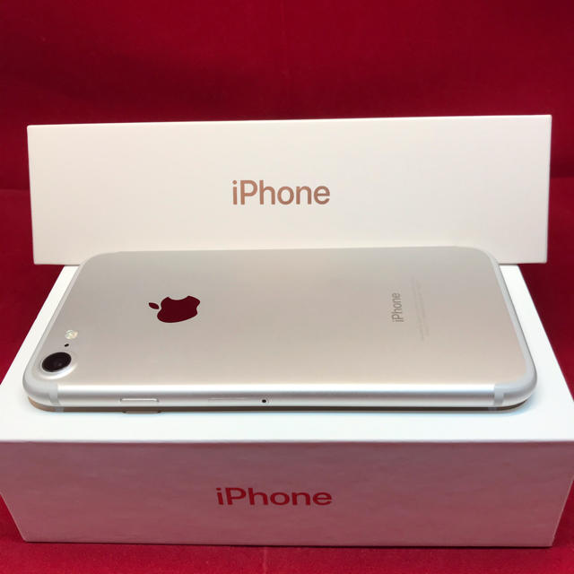 最安値豊富な Apple - iPhone7 128GB SIMフリー　上美品の通販 by une pomme｜アップルならラクマ 定番最安値