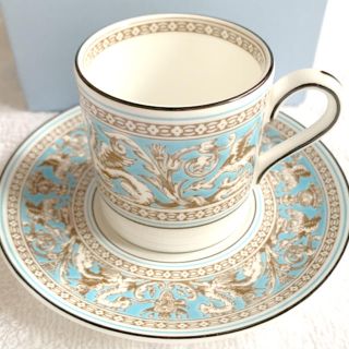 ウェッジウッド(WEDGWOOD)のWEDGWOOD ウェッジウッド フロレンティーン カップ&ソーサー　箱付き(食器)