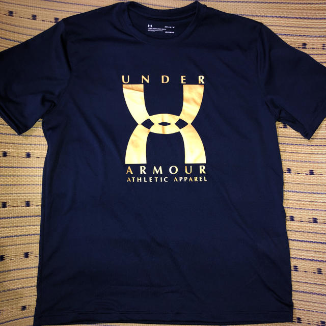 UNDER ARMOUR(アンダーアーマー)の希少アンダーアーマー最新人気ロゴGOLDAtlantic TシャツL〜 XL メンズのトップス(Tシャツ/カットソー(半袖/袖なし))の商品写真