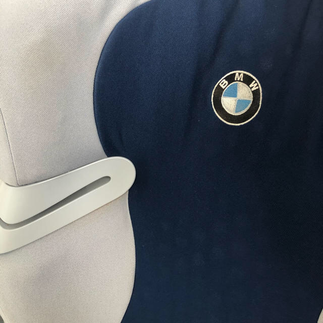 BMW 純正　ジュニアシート  isofix 週末限定お値下げ キッズ/ベビー/マタニティの外出/移動用品(自動車用チャイルドシート本体)の商品写真