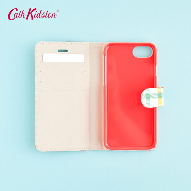 Cath Kidston(キャスキッドソン)の【限定値引き】キャスキッドソン iPhoneケース 手帳型 いちご スマホケース スマホ/家電/カメラのスマホアクセサリー(iPhoneケース)の商品写真