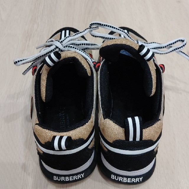 BURBERRY(バーバリー)のバーバリースニーカー キッズ/ベビー/マタニティのキッズ靴/シューズ(15cm~)(スニーカー)の商品写真