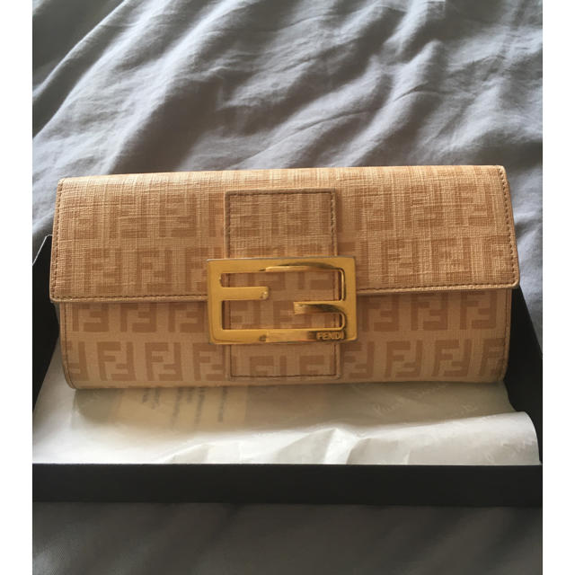 FENDI(フェンディ)のFENDIの長財布 レディースのファッション小物(財布)の商品写真