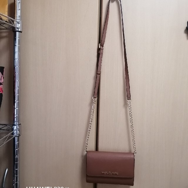 Michael Kors(マイケルコース)のMichael Kors Shoulder Wallet  レディースのファッション小物(財布)の商品写真