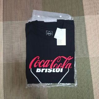 エフシーアールビー(F.C.R.B.)のF.C.Real Bristol COCA-COLA SPLIT LOGO(Tシャツ/カットソー(半袖/袖なし))