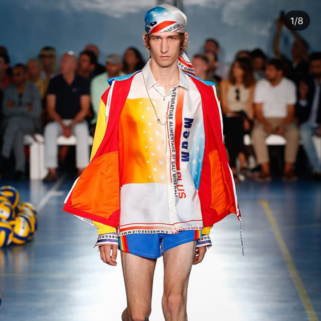 新品 MSGM × SUNDEK マルチカラー マウンテンパーカー パッカブル 新品 MSGM × SUNDEK マルチカラー マウンテンパーカー パッカブル