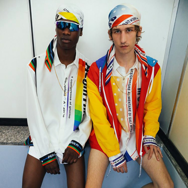 新品 MSGM × SUNDEK マルチカラー マウンテンパーカー パッカブル 新品 MSGM × SUNDEK マルチカラー マウンテンパーカー パッカブル