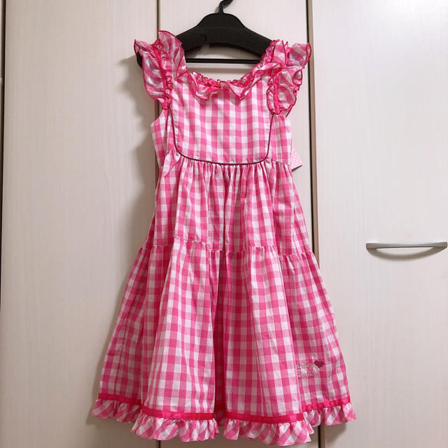 Shirley Temple(シャーリーテンプル)の新品　シャーリーテンプル　ギンガムワンピース　130 キッズ/ベビー/マタニティのキッズ服女の子用(90cm~)(ワンピース)の商品写真