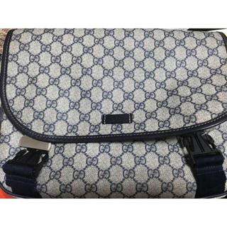 グッチ(Gucci)のMAX様専用　　　GUCCI ショルダー　Ａ4(ショルダーバッグ)